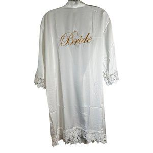 Elegant White Bridal Robe with Lace Trim
